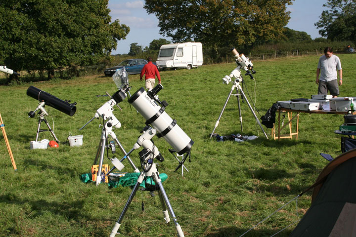 Various equipment around the Field
Plenty of equipment around!
