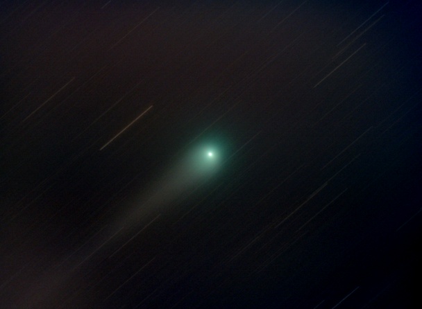 Comet C/2007 N3 Lulin
150 images of 30sec, sigma stacked on the comet head to enhance comet against star background.
Link-words: Comet