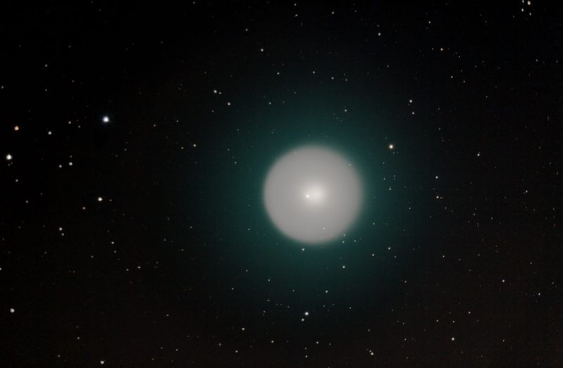 Holmes 17P on 29 Oct 2007
Comet Holmes 17P taken on 29 October 2007
8 exposures of 30sec stacked
Link-words: Comet