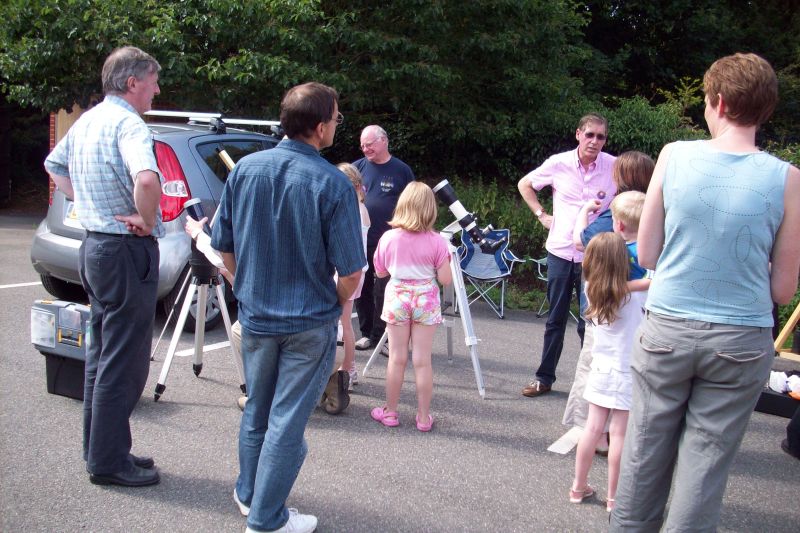 High Elms 2009
Hugh talking to Public, Mark & Jeff in foreground 
Link-words: HighElms2009