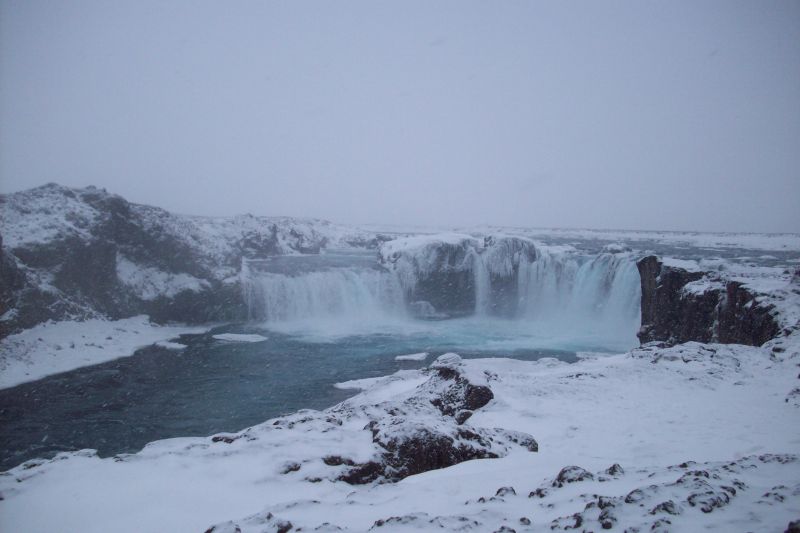 Waterfall
One of the many spelndid waterfalls we saw in Iceland 
Link-words: Iceland2012