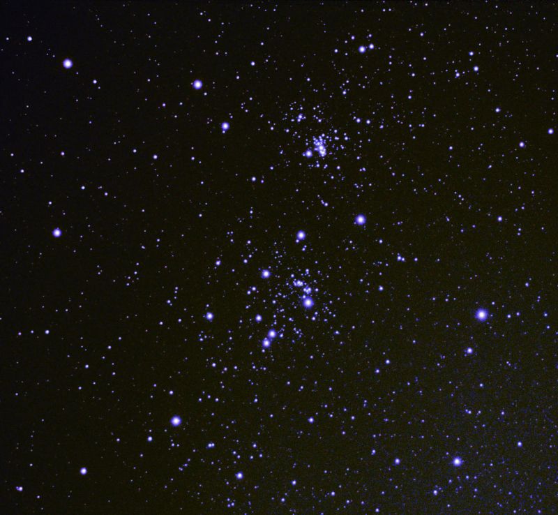 NGC 869
Perseus Double Cluster : 38 x 15s subs snatched between clouds, with full moon shining in the east.
