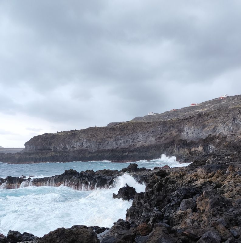 dramatic surf at los canajos 2
Link-words: LaPalma2024