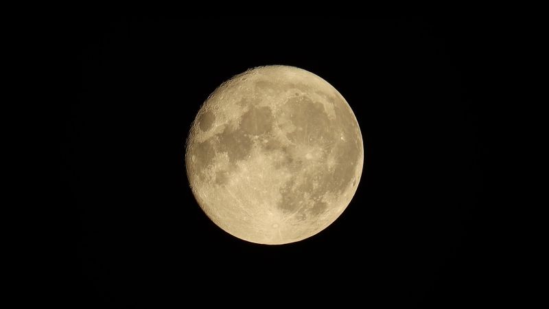 1 day after July Super Moon
20 second HD video captured just before midnight.  No tracking but video post processed with PIPP to centralise the moon and RegiStax to bring out highlights of the craters
Link-words: Moon