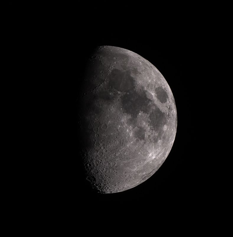 Moon - just past first quarter waxing gibbous
Just past first quarter - waxing gibbous
Link-words: Dwarf3 Moon