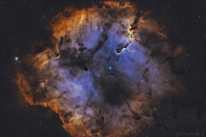 Elephant Trunk nebula OSC Narrowband
OSC Narrowband Exposure details 300s x 150 (12 hrs)
