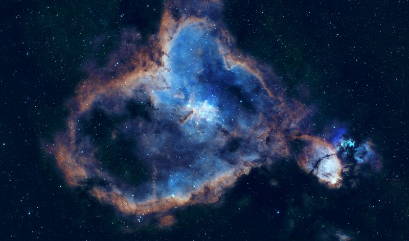 IC 1805 Heart Nebula IC 1805 Heart Nebula 
Image taken with Optolong 3nm dual OIII and Ha filter and Askar ColourMagic 6nm duo OIII and SII filter. Integrating the two separate images SHO combination and narrowband processing. 
Link-words: Nebula